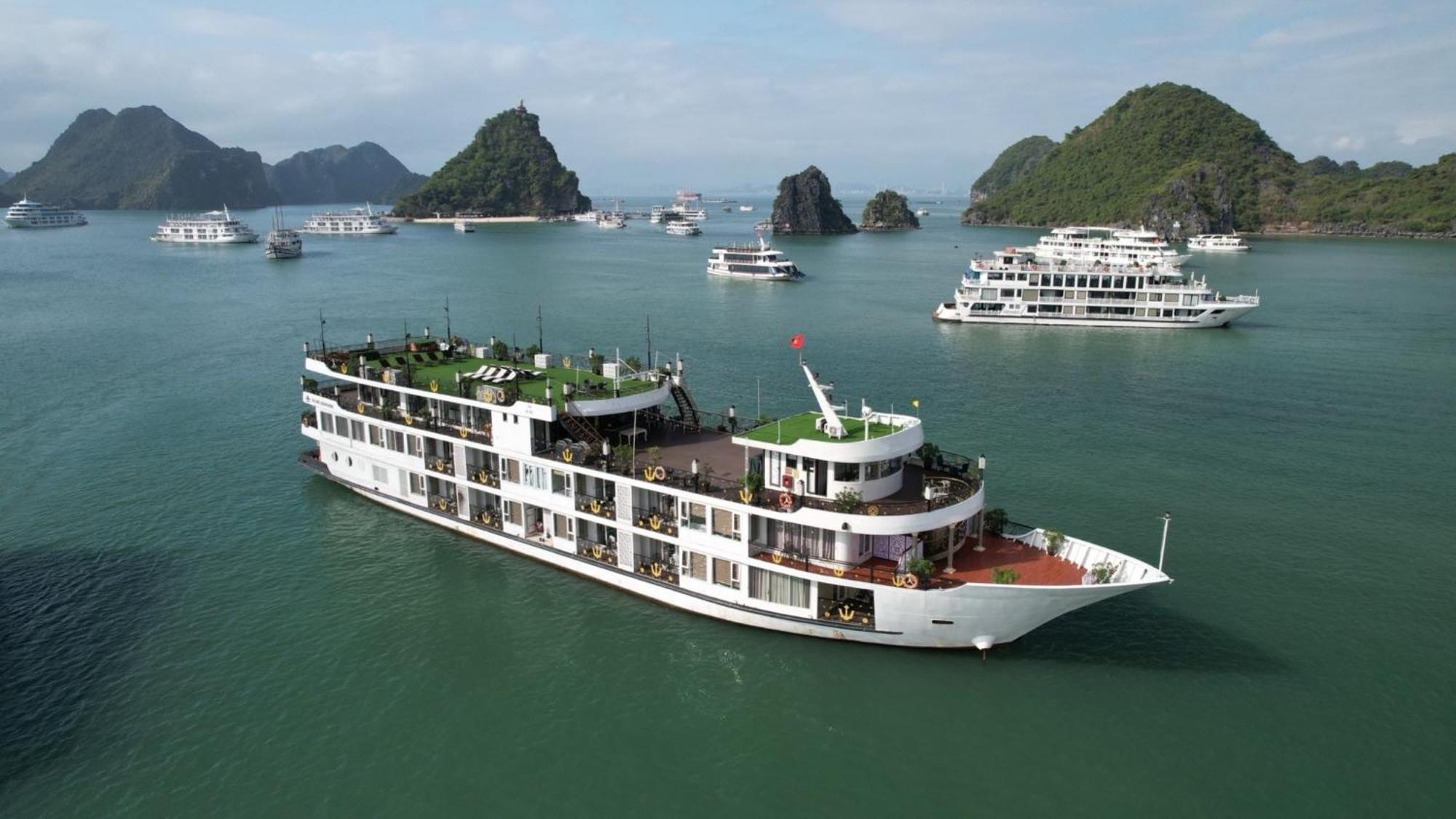 下龍 Halong Aquamarine Royal Cruise酒店 外观 照片