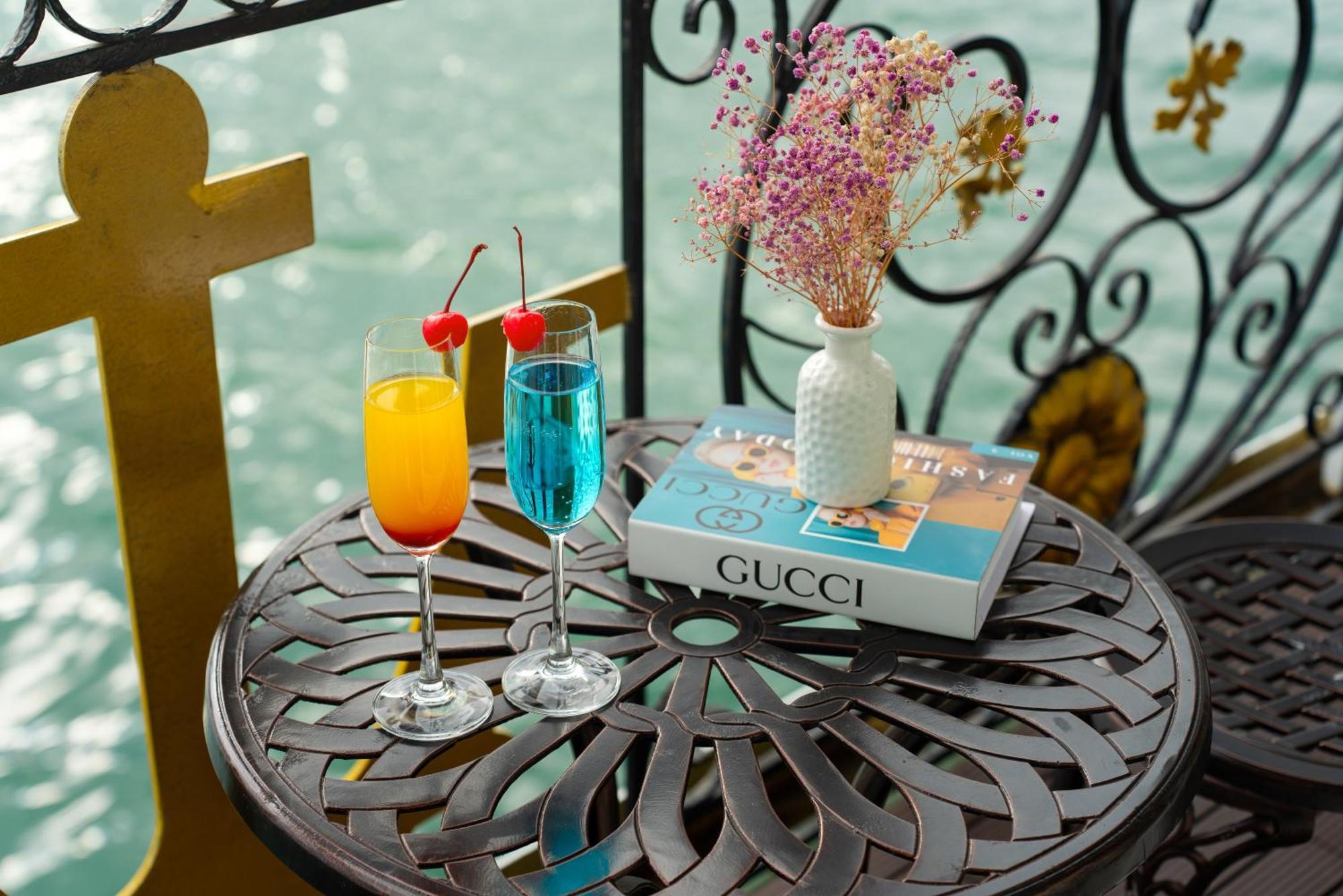 下龍 Halong Aquamarine Royal Cruise酒店 外观 照片