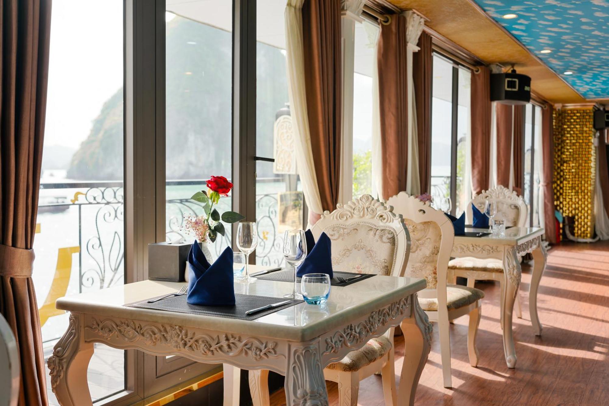 下龍 Halong Aquamarine Royal Cruise酒店 外观 照片